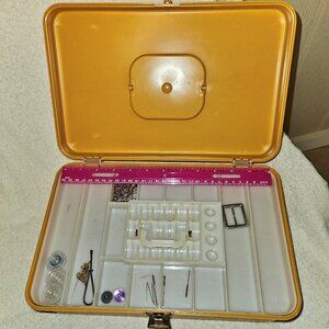 Vintage Wilson Wil-Hold Yellow Gold Plastic Thread Bobbin Needle Sewing Box